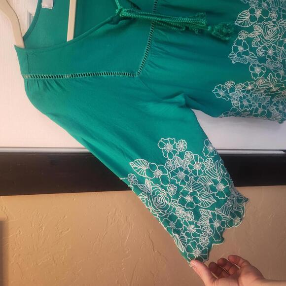 Fever Women's Green/Teal Floral Embroidery Top w/ scalloped edges-Size Small - Picture 3 of 7